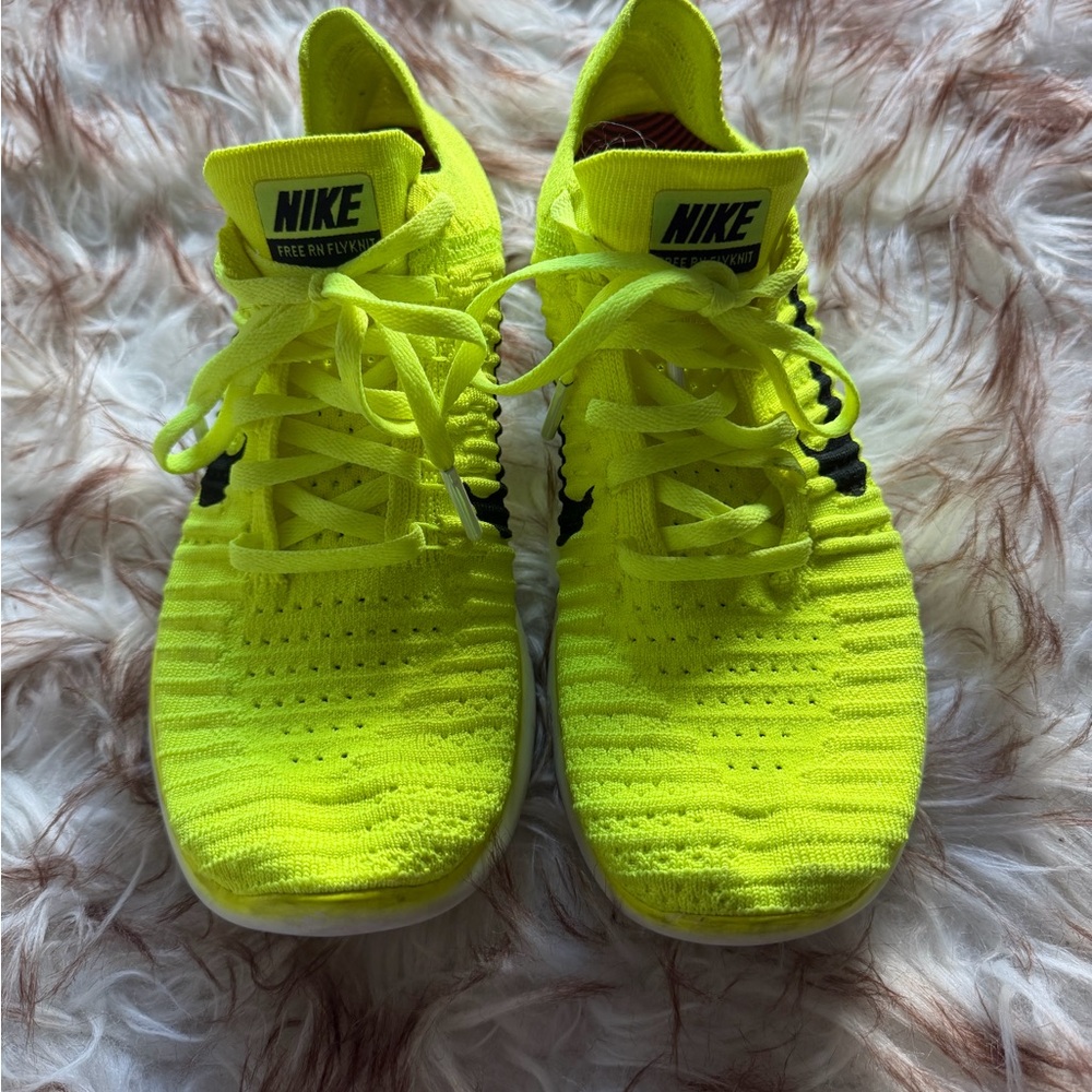 Nike Women’s Neon Green Athletic Shoes